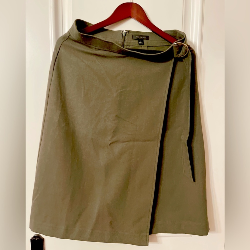 Skirt brand new